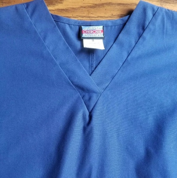 Lot of 2 Cherokee Workwear Scrub Tops - Picture 4 of 8